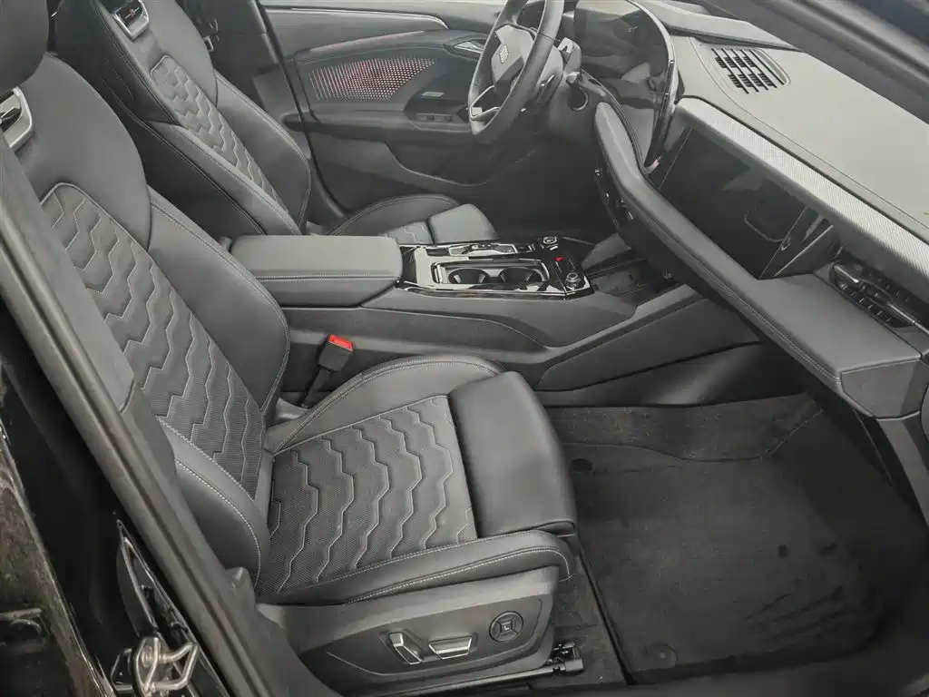 Audi A6L e-tron — миниатюра 14