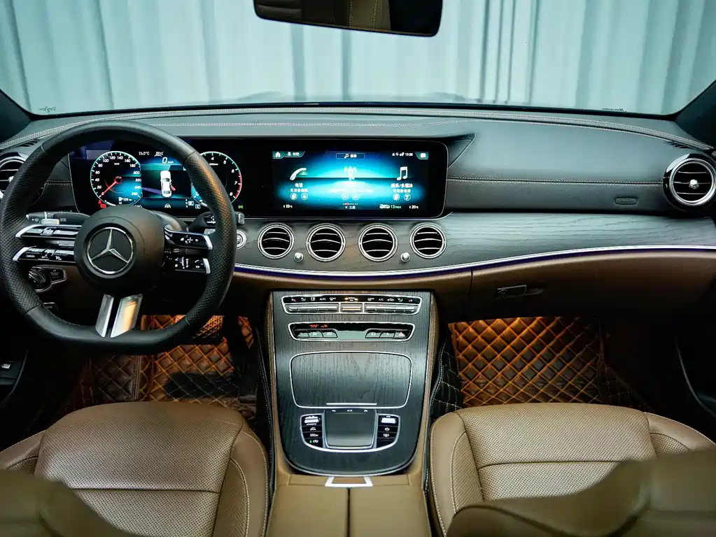 Mercedes-Benz E-Class — миниатюра 6