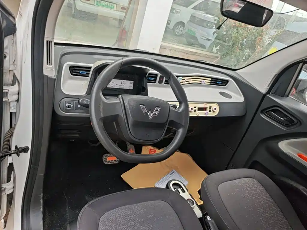 Wuling MINIEV — миниатюра 10