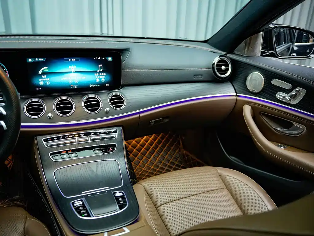 Mercedes-Benz E-Class — миниатюра 7