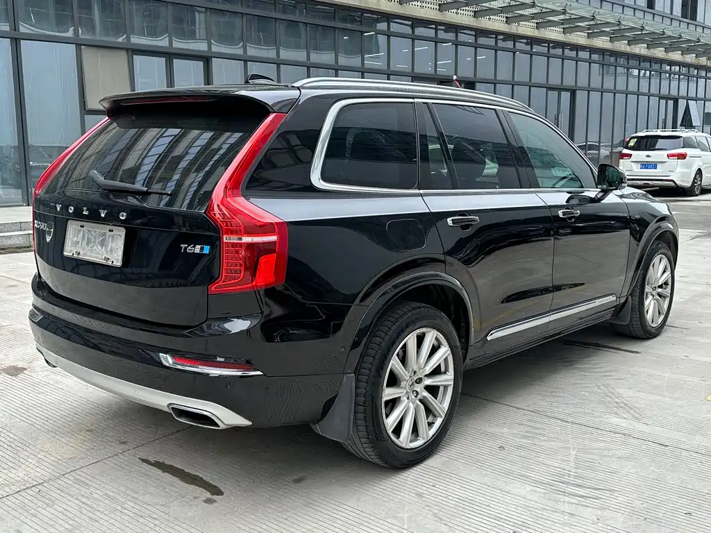 Volvo XC90 2015 T6 7 мест