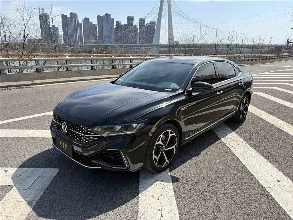 Volkswagen Passat 2023