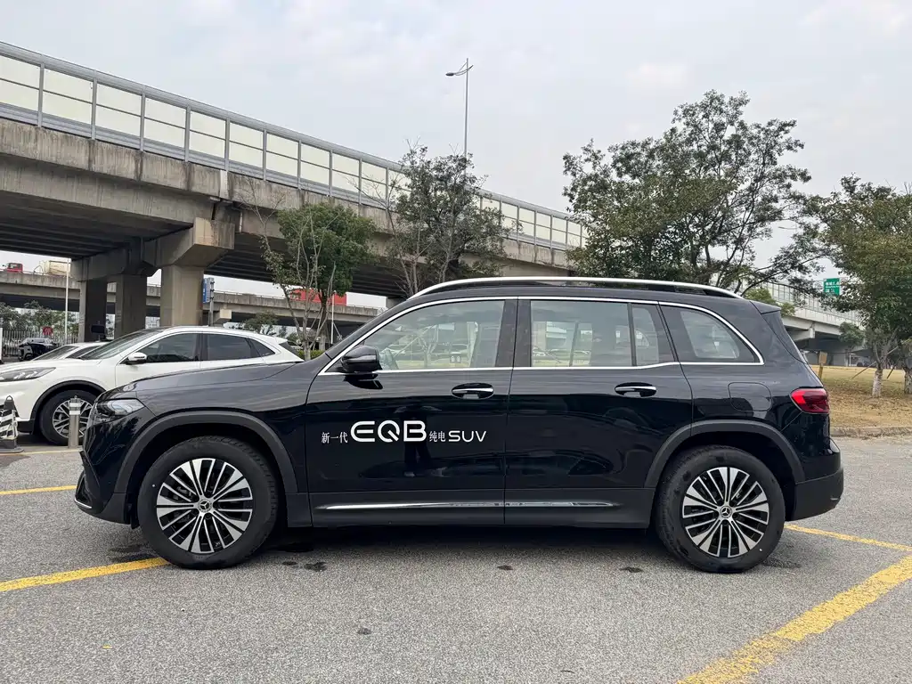 Mercedes-Benz EQB — миниатюра 6