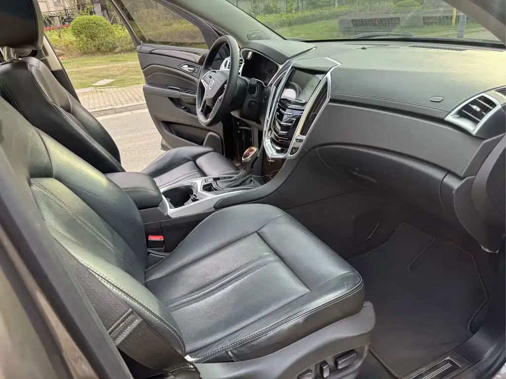 Cadillac SRX — миниатюра 10