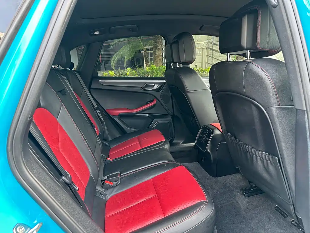 Porsche Macan — миниатюра 12