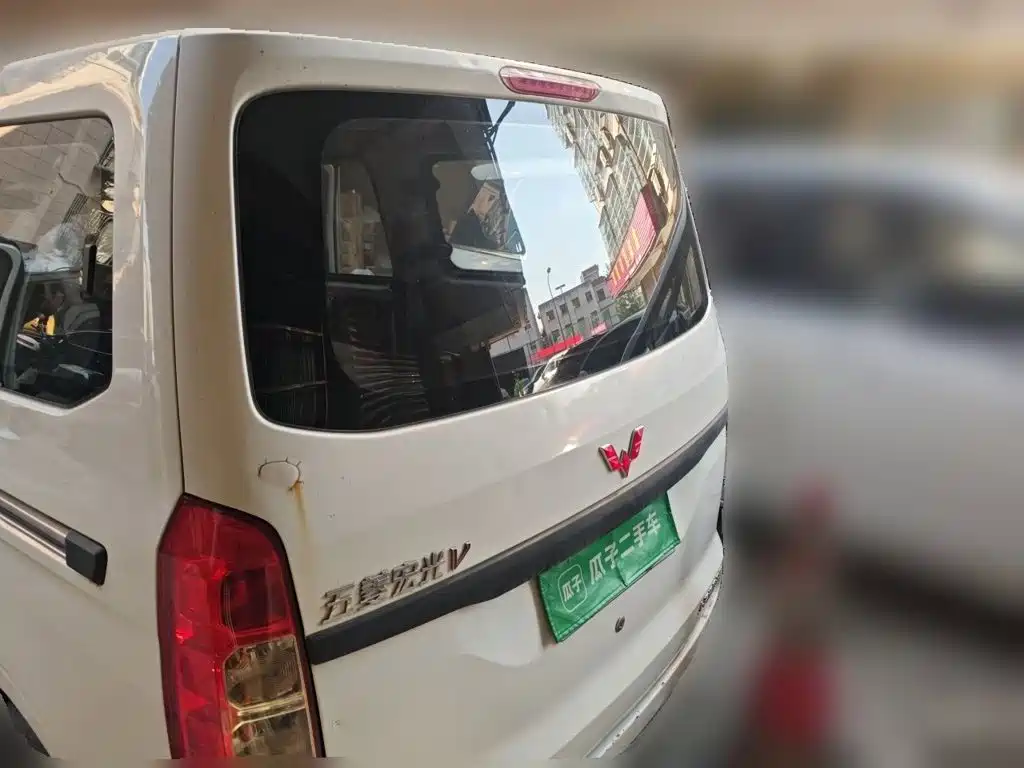 Wuling Hongguang V — миниатюра 6