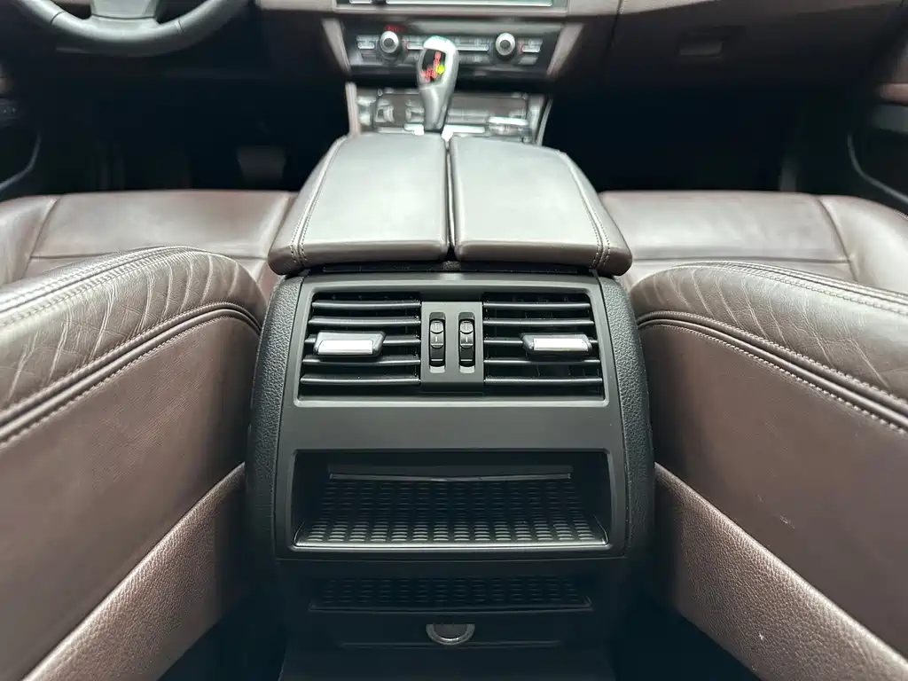 BMW 5 Series — миниатюра 22