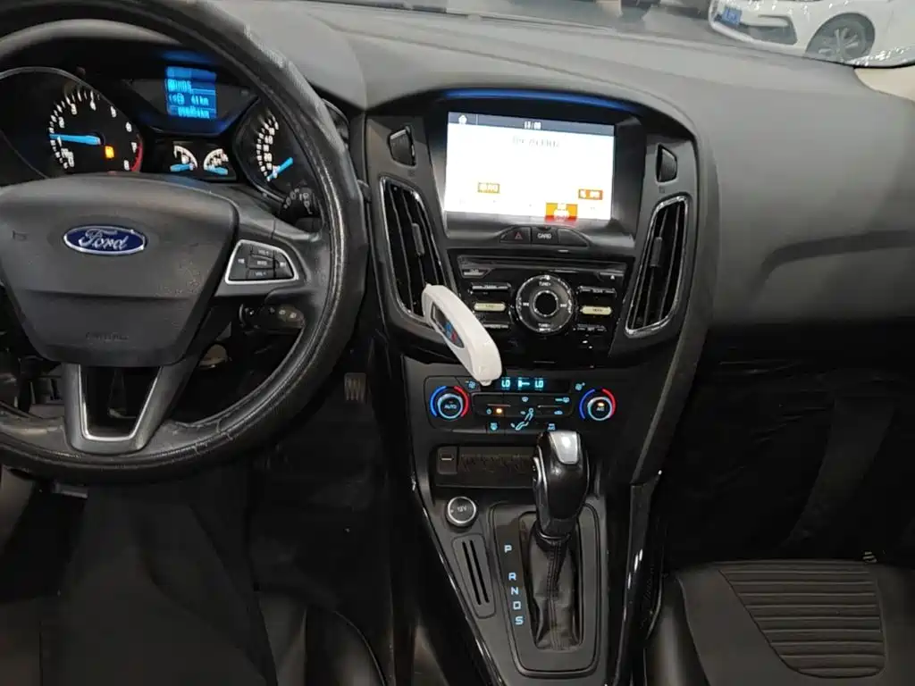 Ford Focus — миниатюра 10