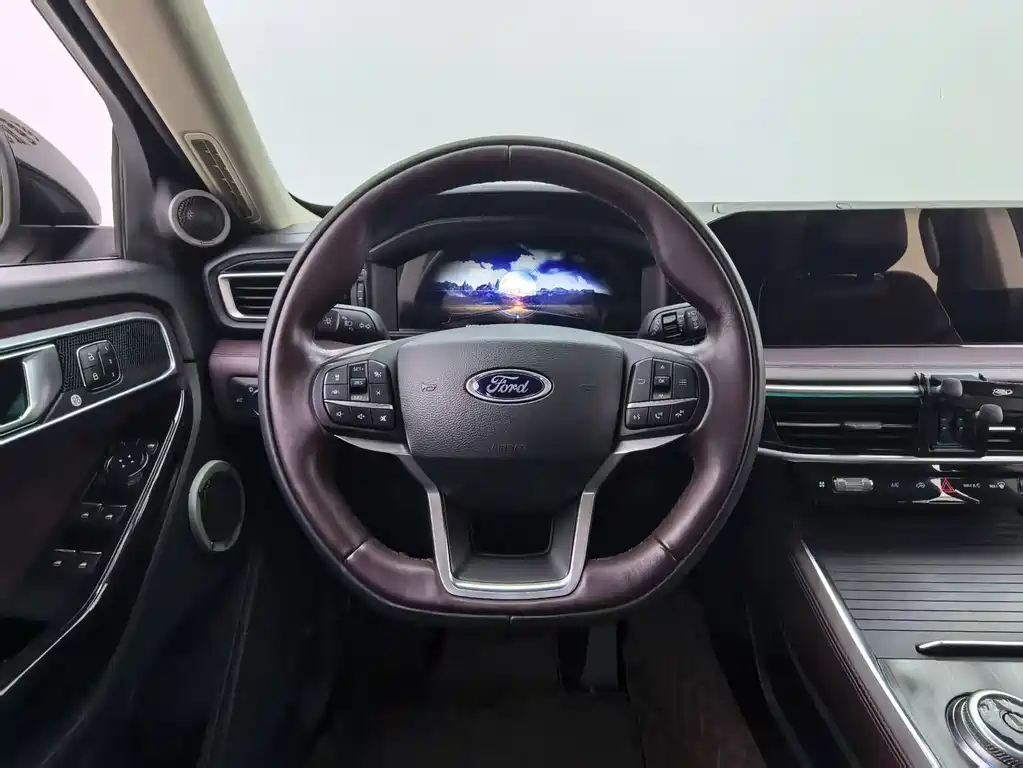 Ford Explorer — миниатюра 13