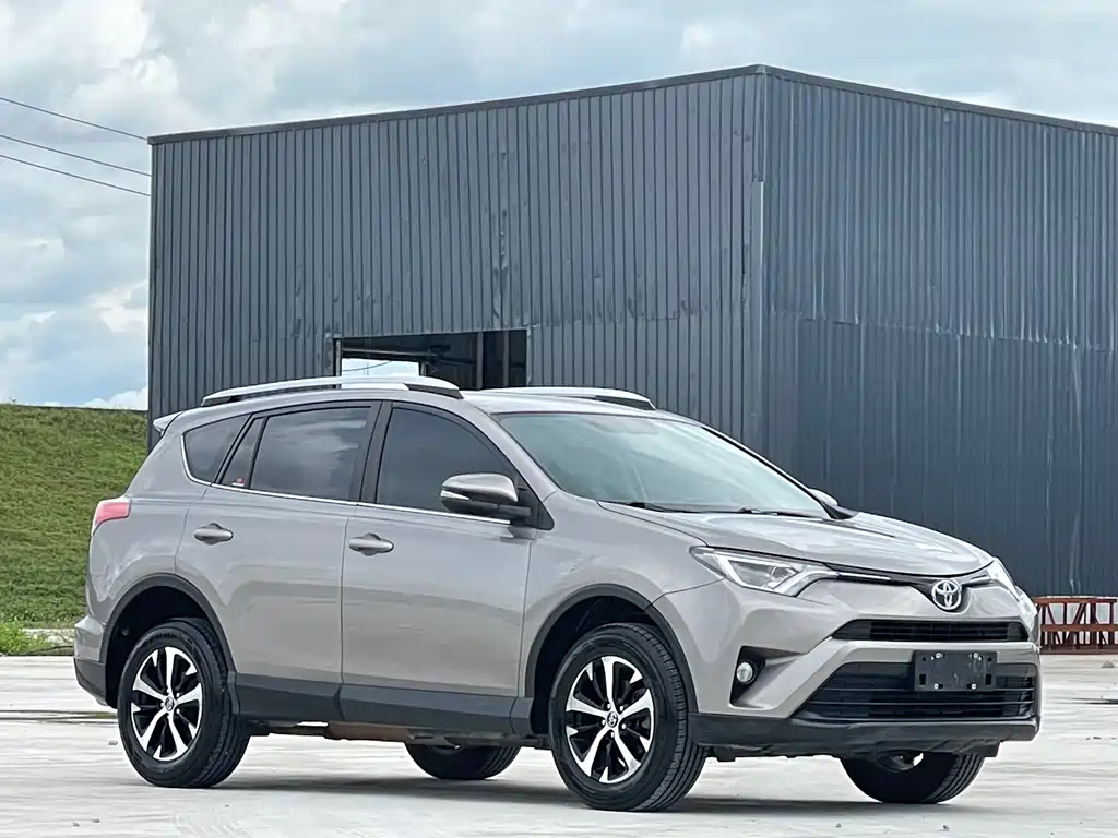 Toyota RAV4 — миниатюра 3