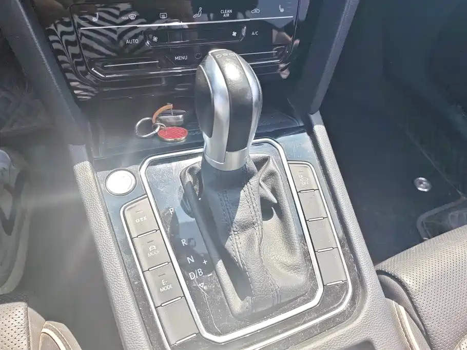 Volkswagen Magotan PHEV — миниатюра 15