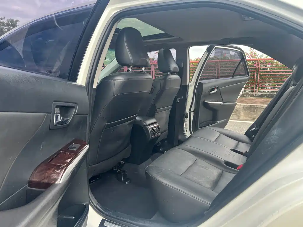 Toyota Camry — миниатюра 9