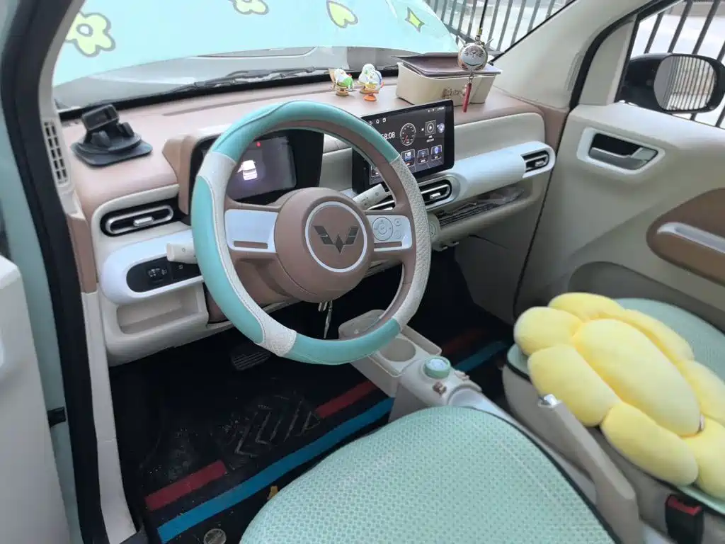 Wuling MINIEV — миниатюра 10