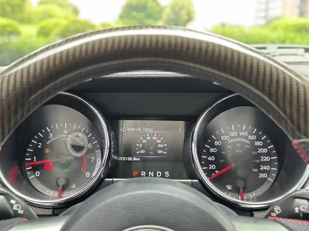 Ford Mustang — миниатюра 12