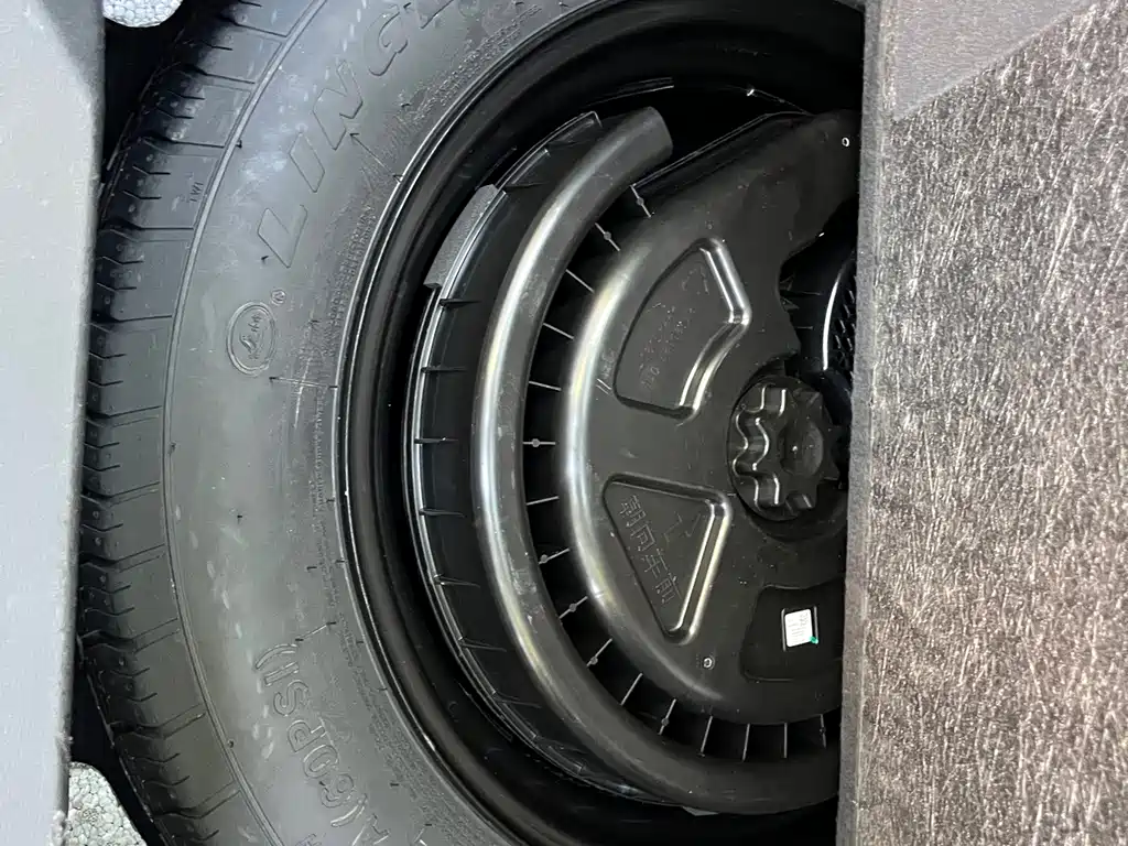 Wey Wey VV6 — миниатюра 16