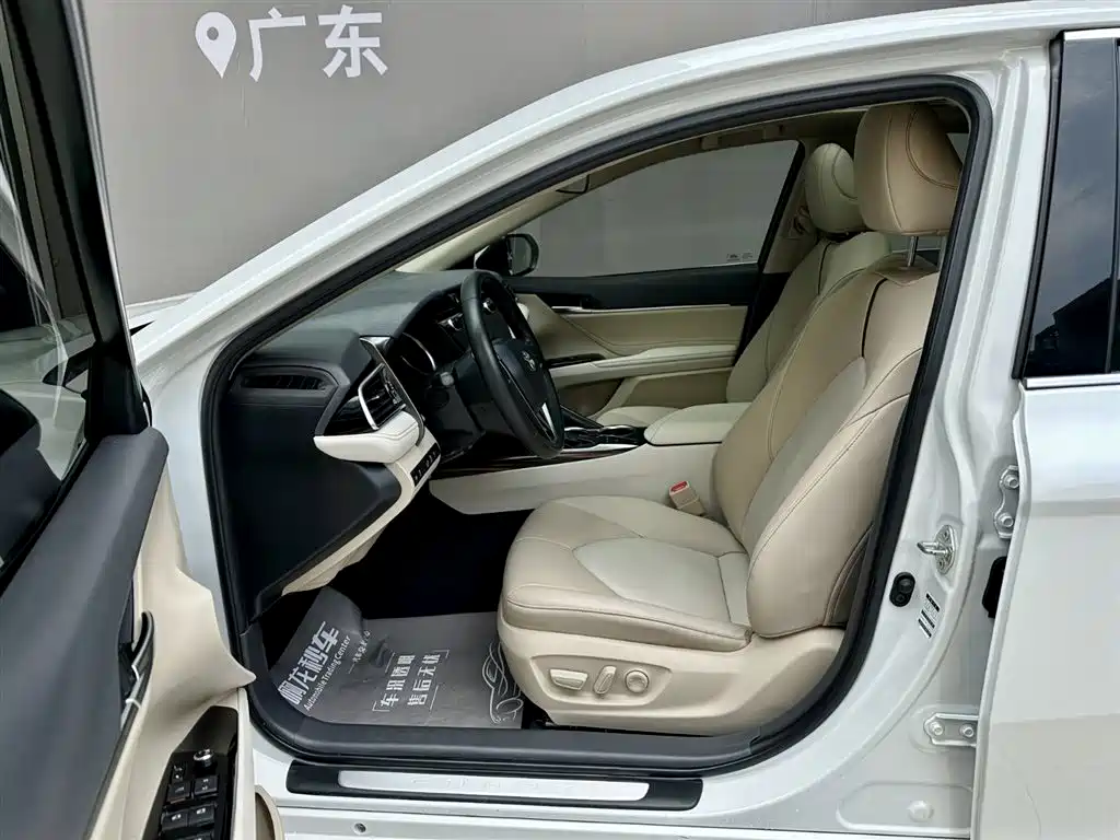 Toyota Camry 2019 2.5G Luxury
