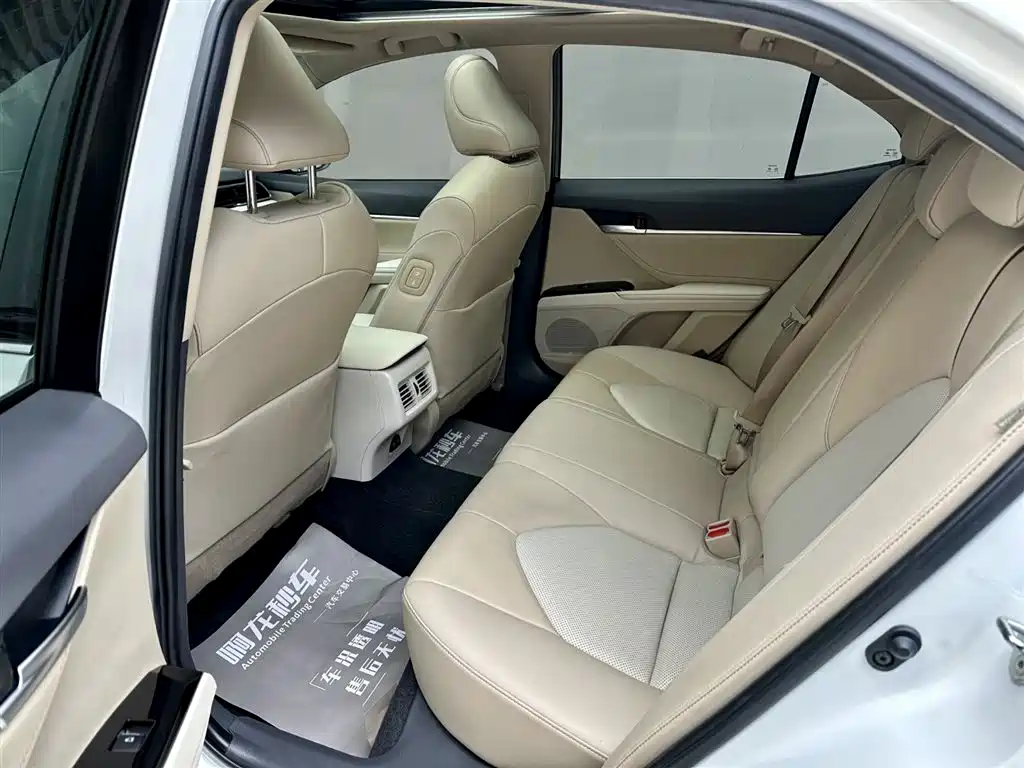 Toyota Camry 2019 2.5G Luxury