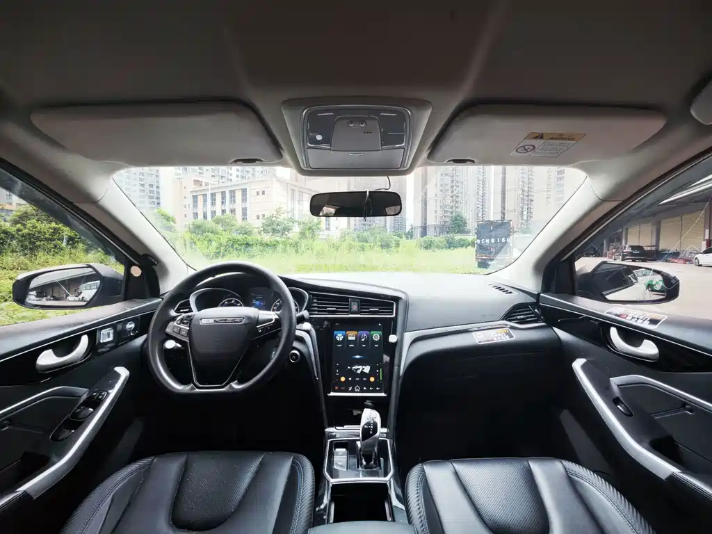 Venucia D60 EV — миниатюра 10