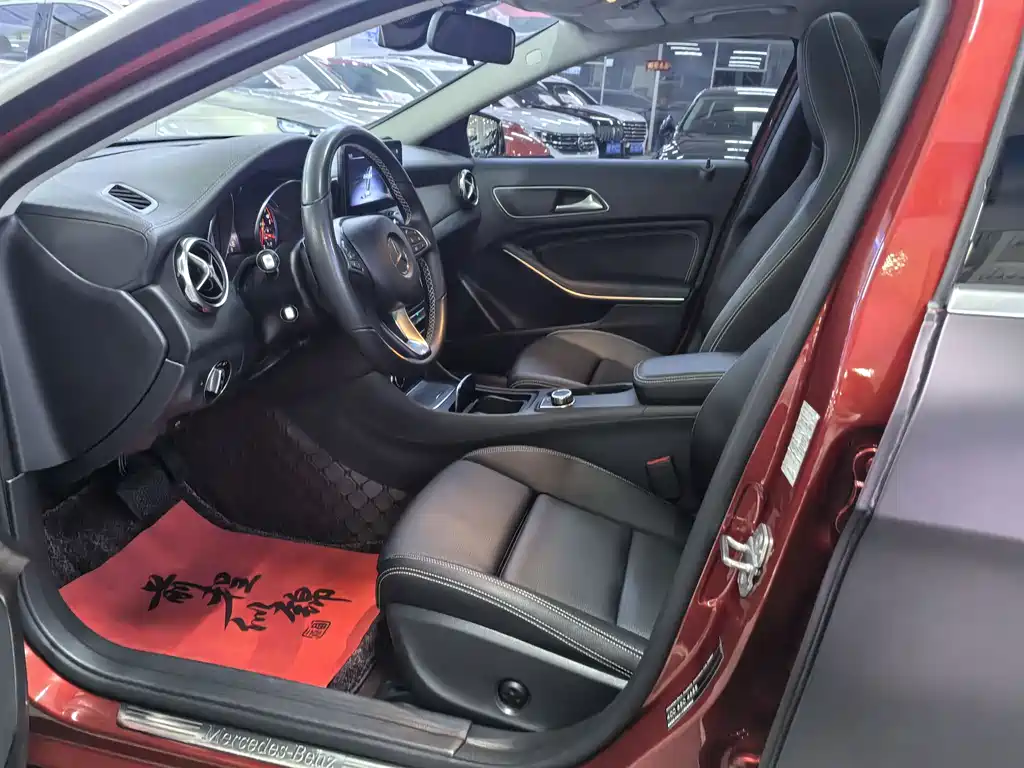 Mercedes-Benz GLA 2018 GLA 200 Fashion