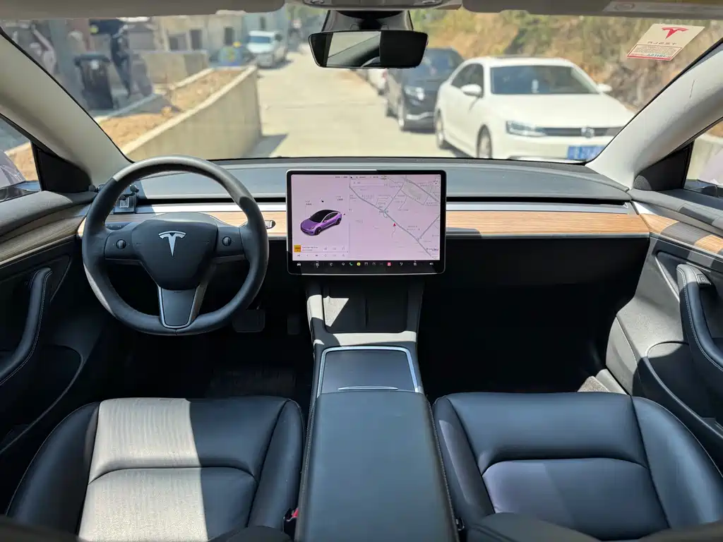 Tesla Model 3 — миниатюра 40