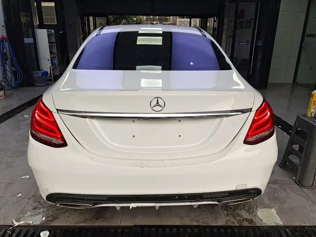 Mercedes-Benz C-Class — миниатюра 6