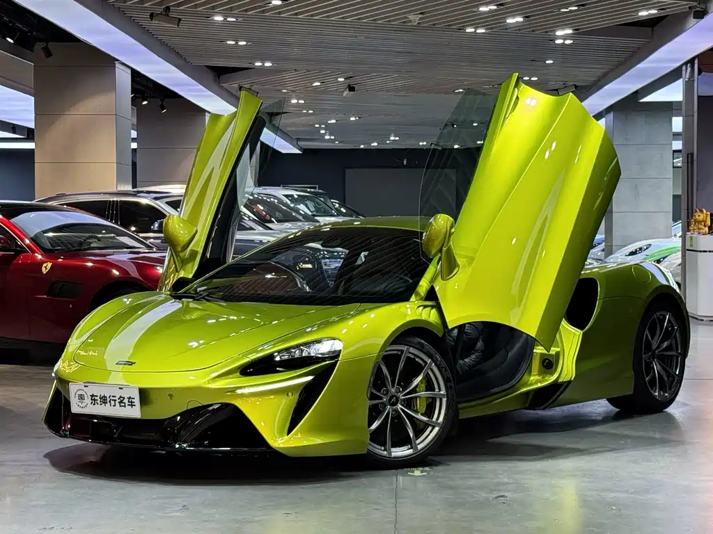 McLaren Artura 2023