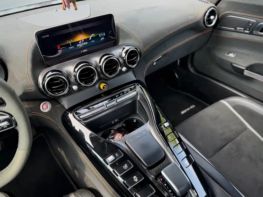 MERCEDES-BENZ AMG GT