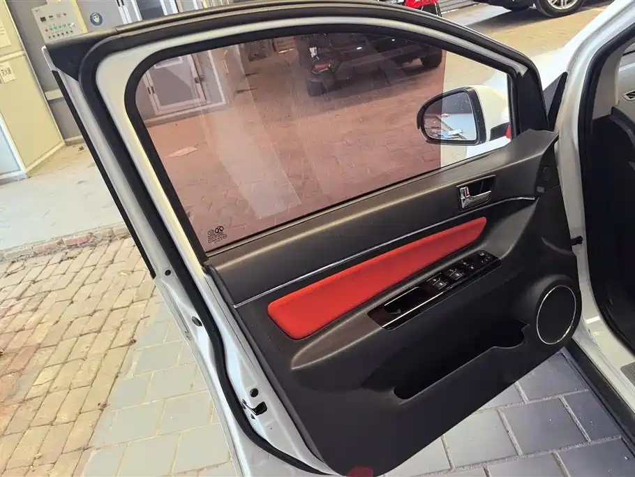BAIC New Energy EX — миниатюра 7