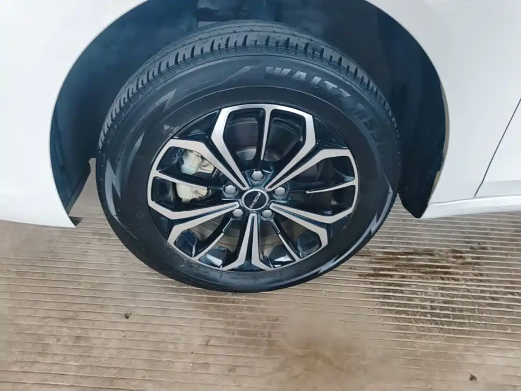 Roewe i6 MAX New Energy — миниатюра 23