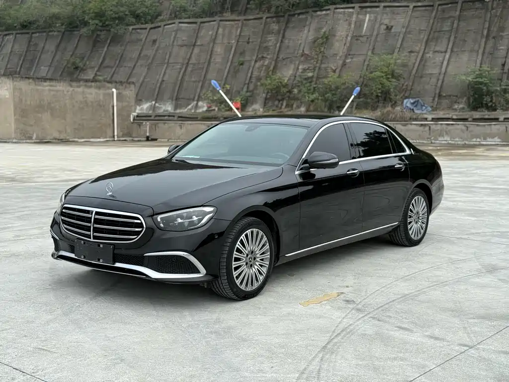 Mercedes-Benz E-Class 2023