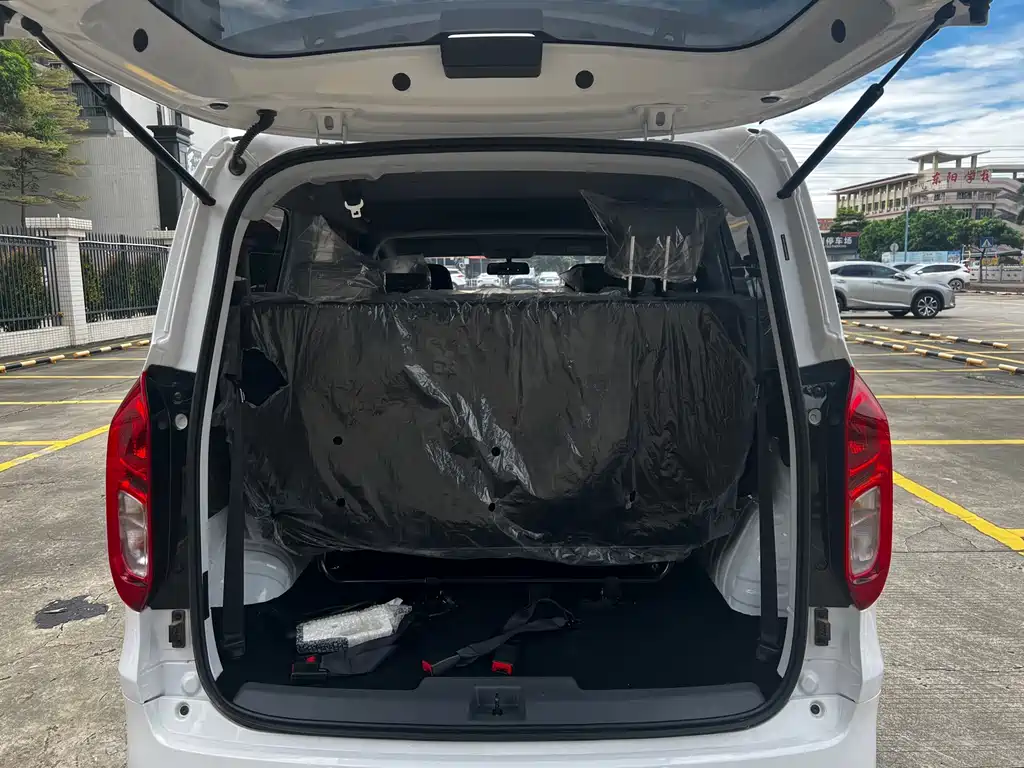 Wuling Hongguang EV — миниатюра 14