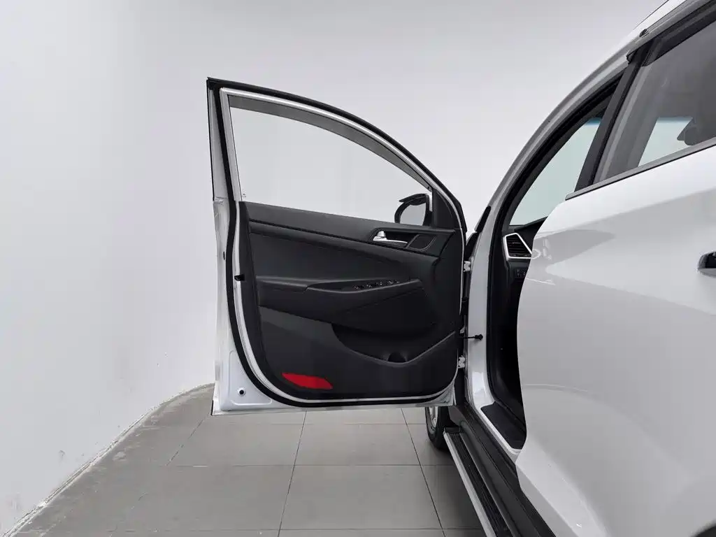 Hyundai Tucson — миниатюра 8