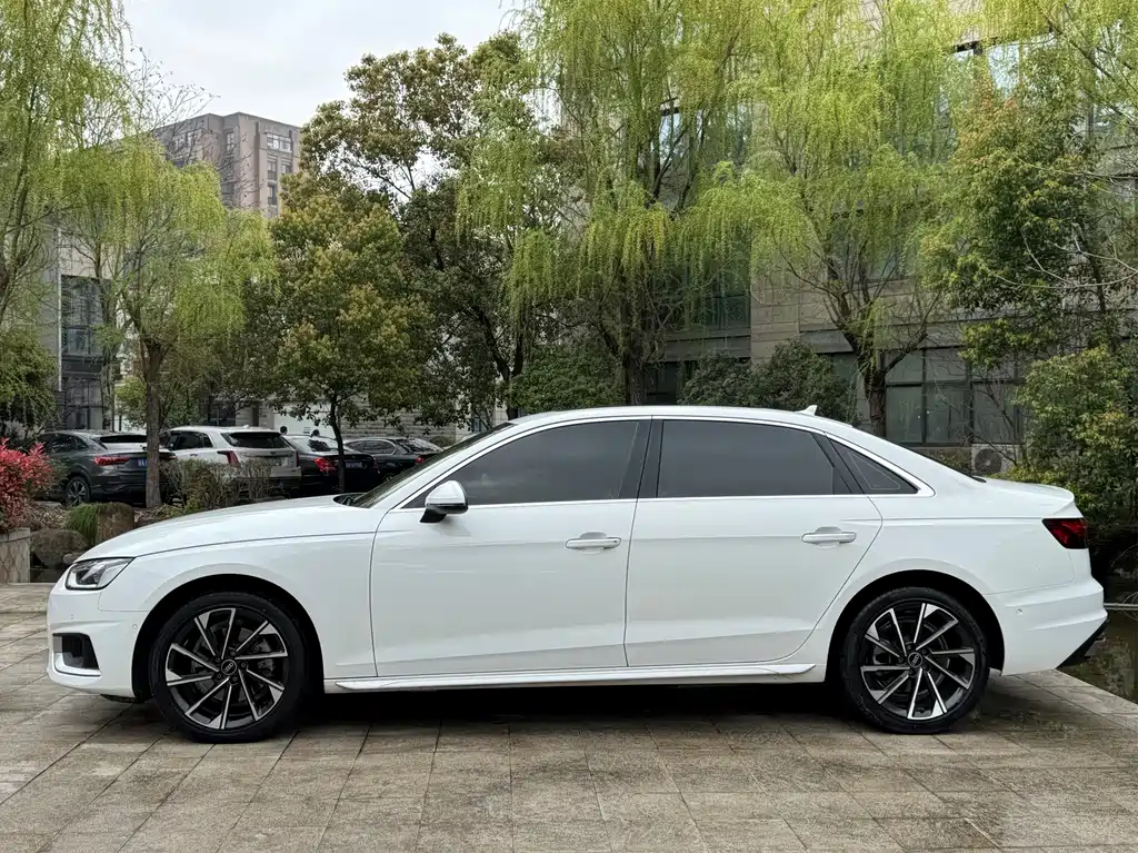 Audi A4L 2022 40 TFSI Luxury