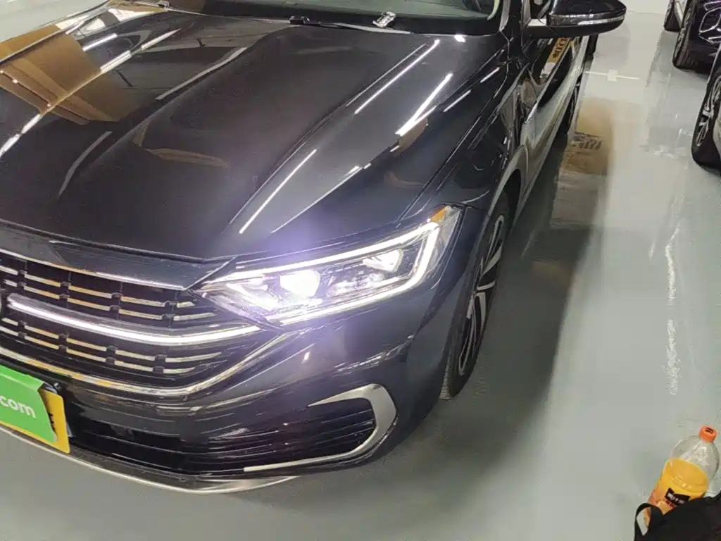 Volkswagen Sagitar — миниатюра 24