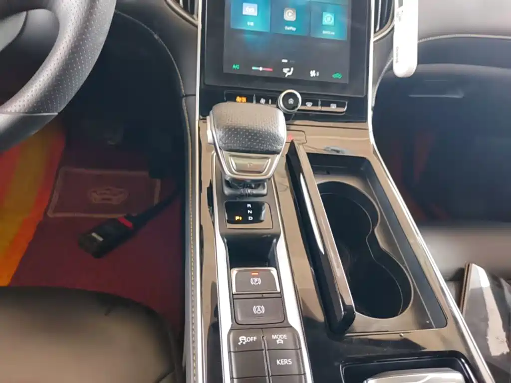 Roewe i6 MAX New Energy — миниатюра 14