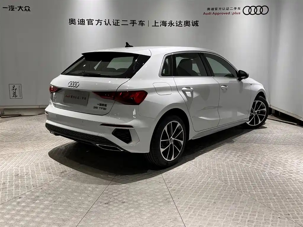 AUDI  A3