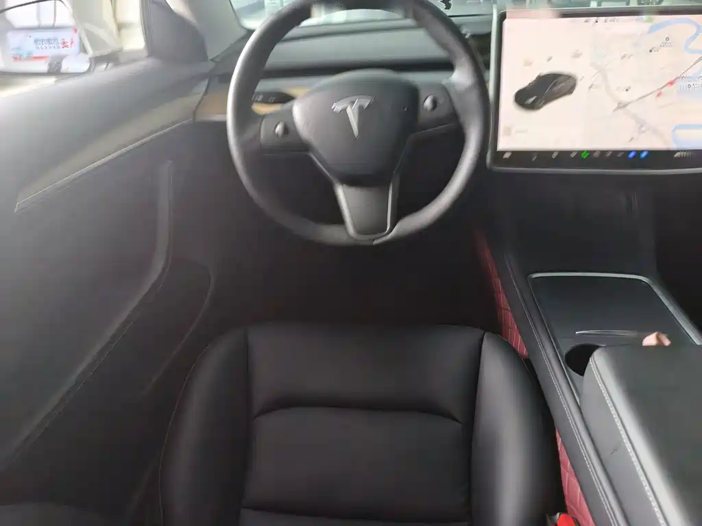 Tesla Model 3 — миниатюра 5