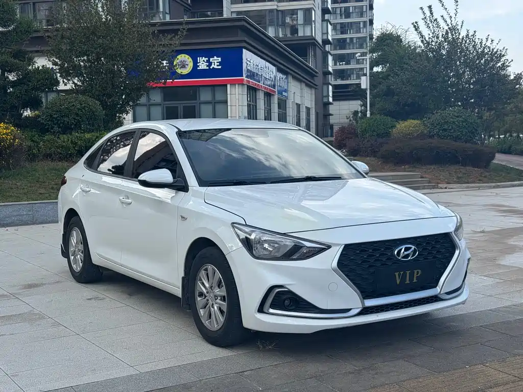 Hyundai Elantra — миниатюра 2