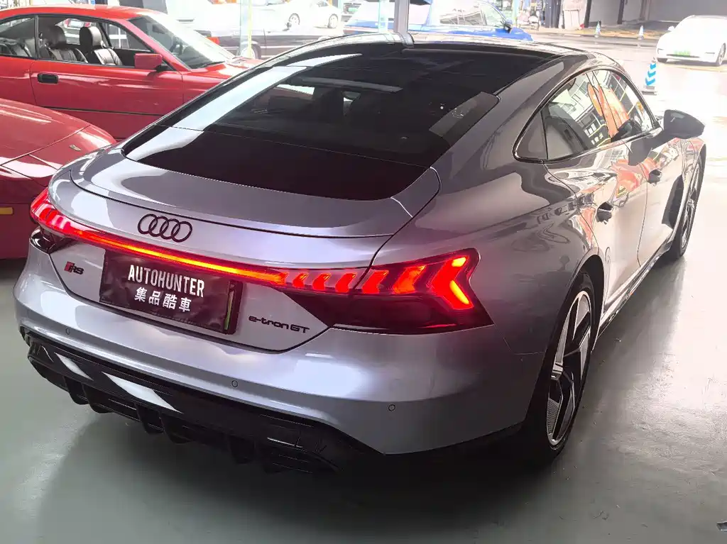 Audi RS e-tron GT — миниатюра 7