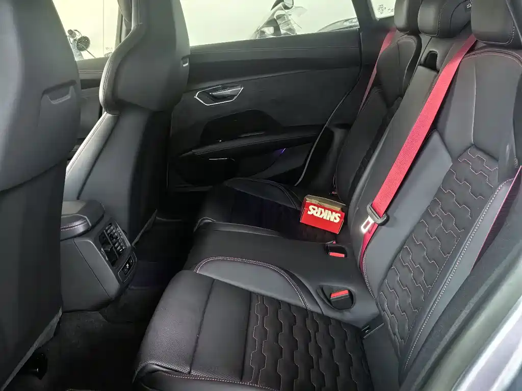 Audi RS e-tron GT — миниатюра 11