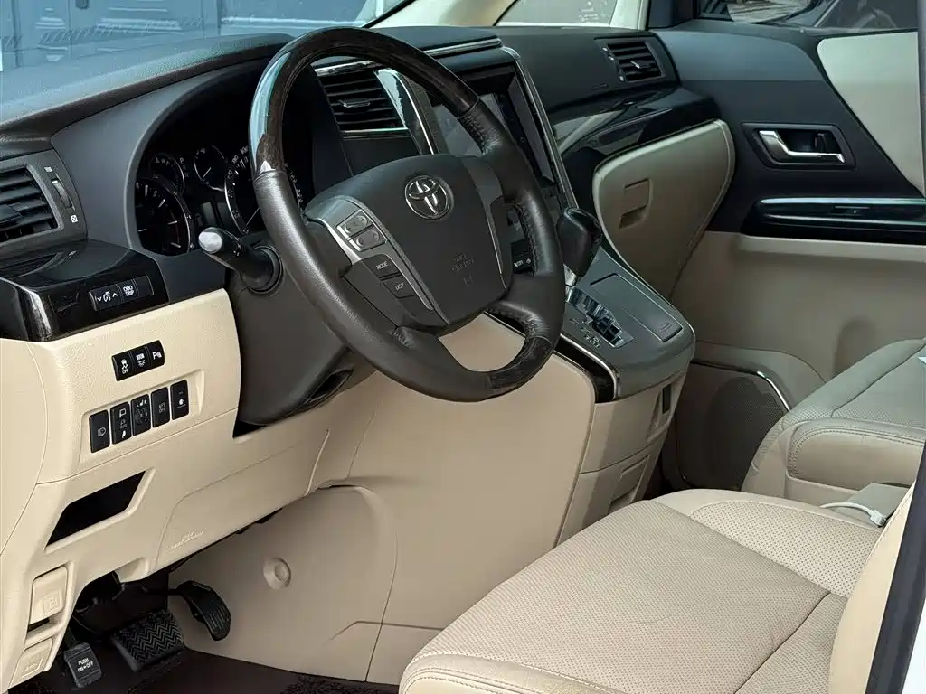 Toyota Alphard 2011 3.5L Luxury