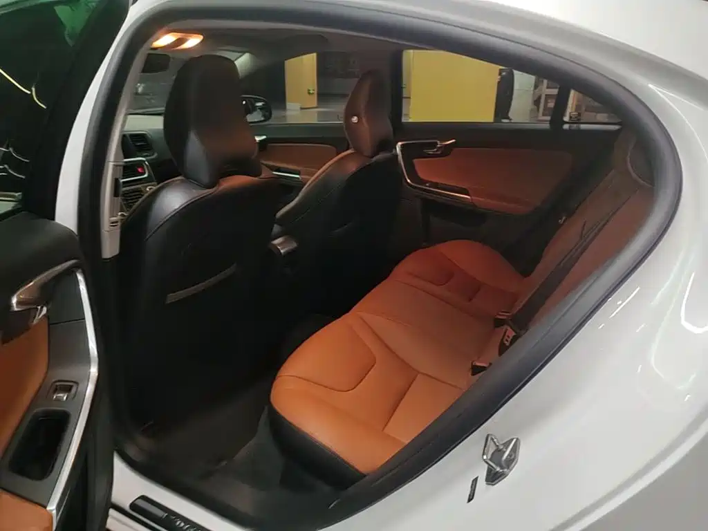 Volvo S60 — миниатюра 17