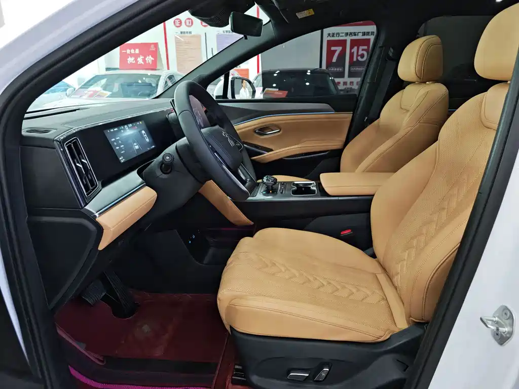 BYD L DM-i — миниатюра 8