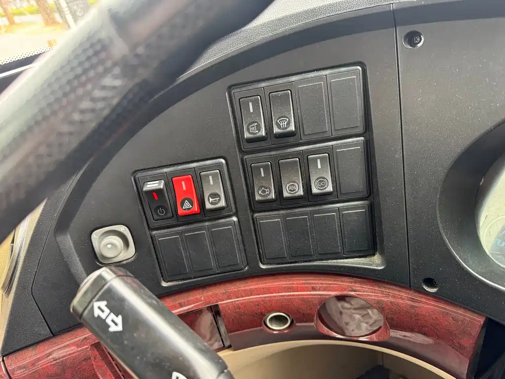 YUTONG BUS YUTONG T7