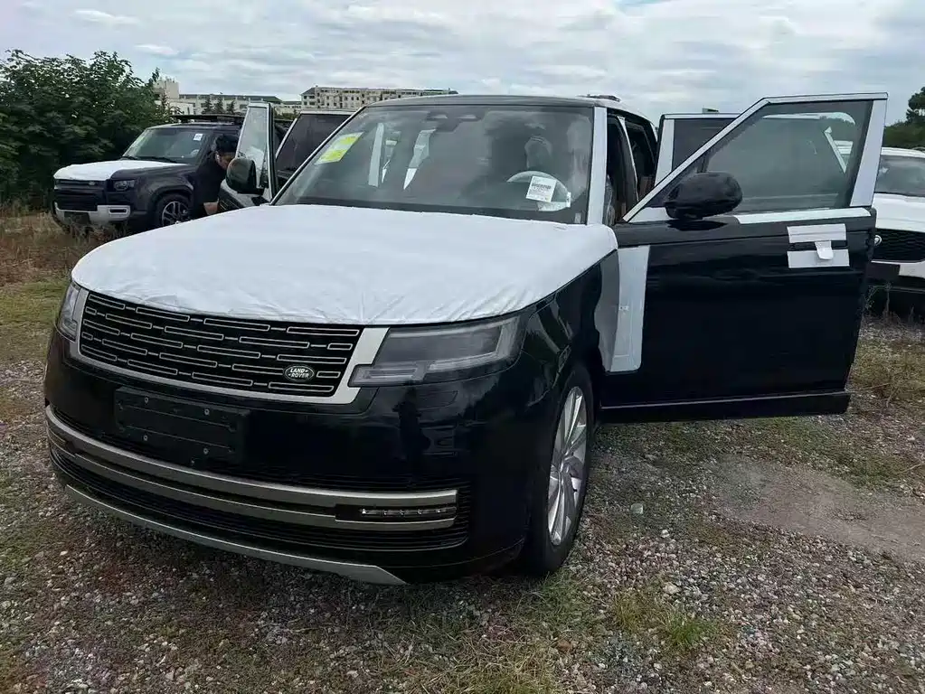 Land Rover Range Rover 2026 3.0 L6 400PS SE