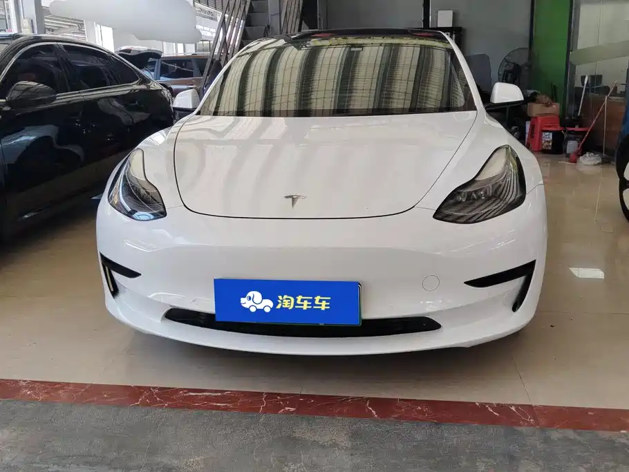 Tesla Model 3 — миниатюра 2