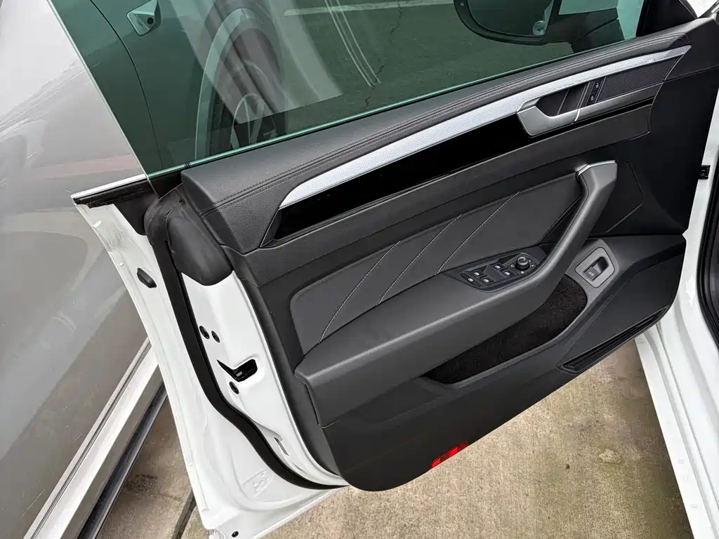 Volkswagen FAW - Passat CC CC 2025 330TSI