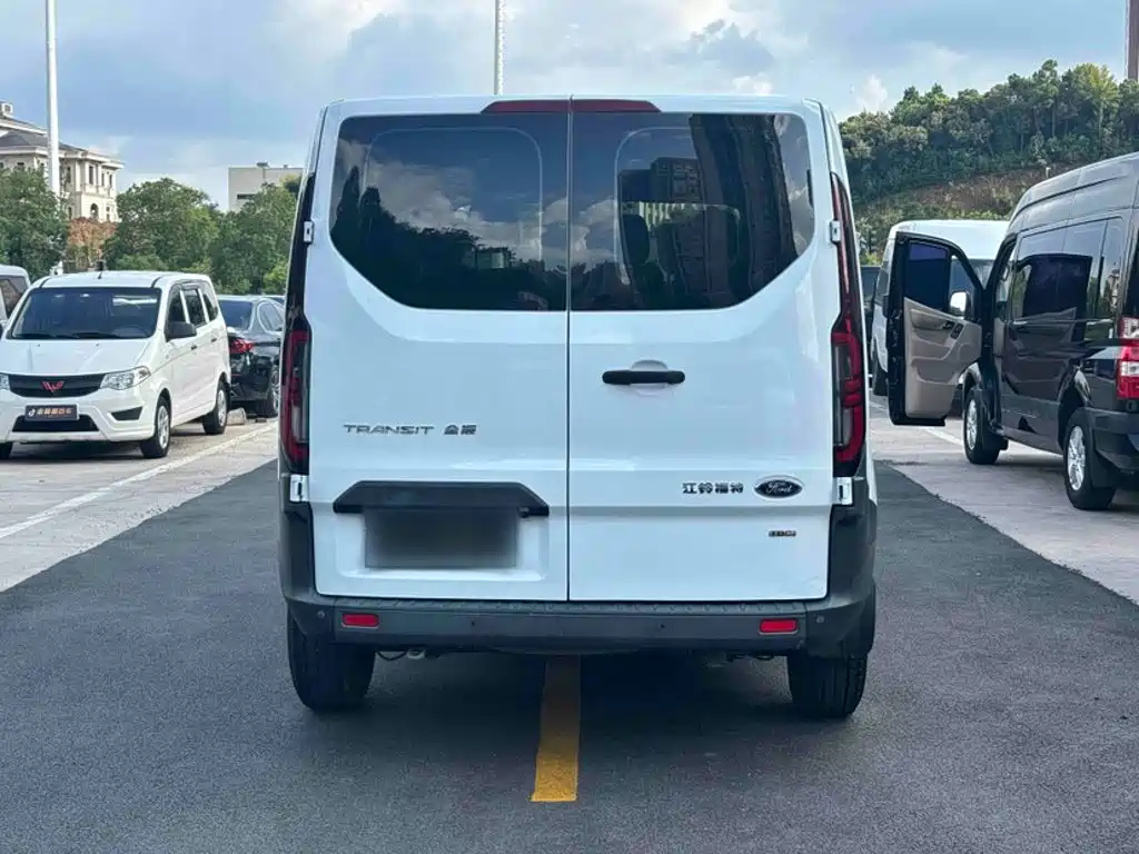 Ford Transit — миниатюра 8