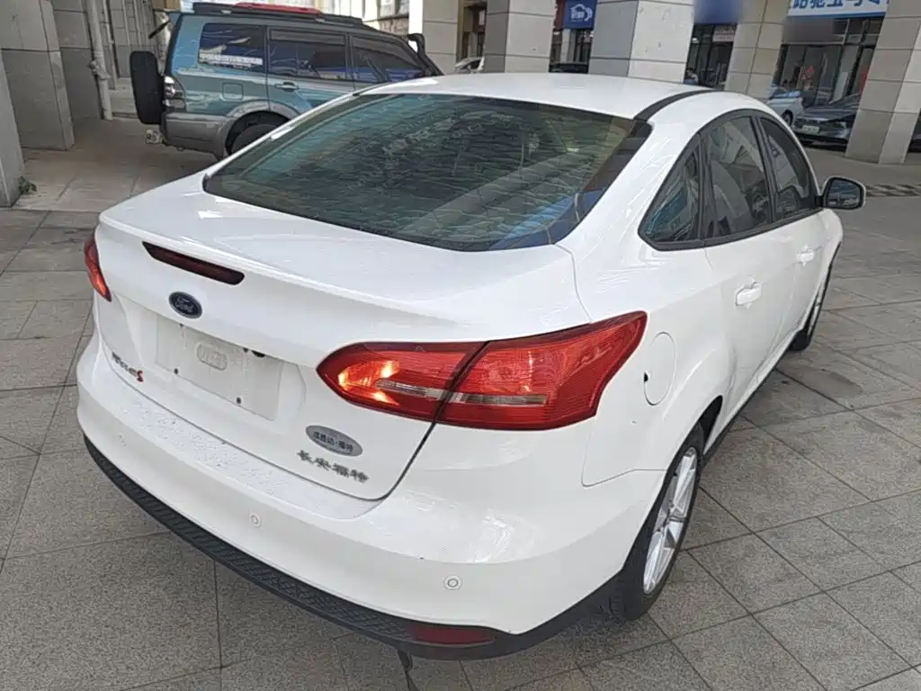 Ford Focus — миниатюра 7
