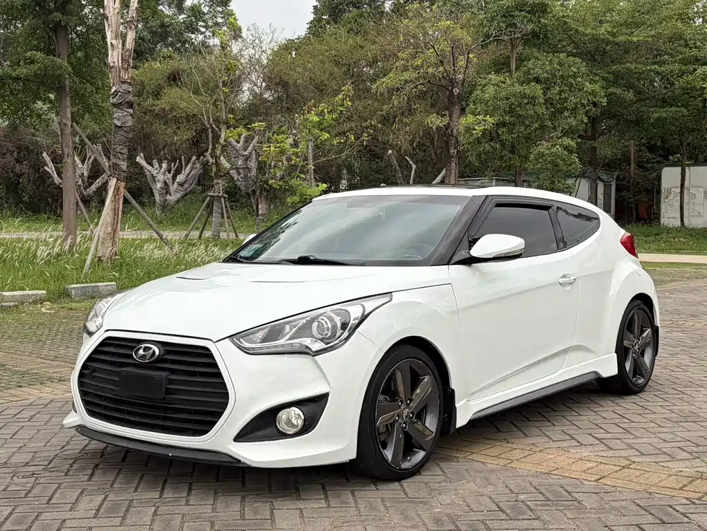 Hyundai Veloster 2012